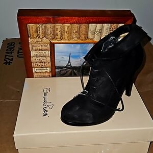 Brand New Edmonds Rossellini Booties